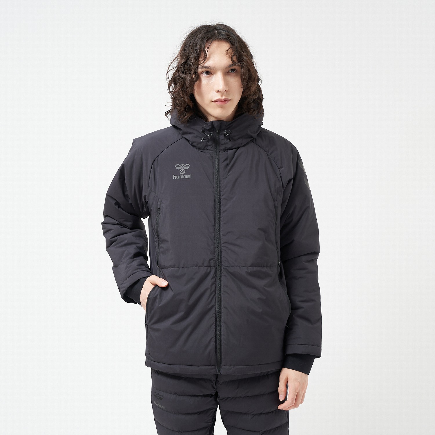 ESSENCIAL FIELD WARM JACKET｜hummel｜ヒュンメル公式オンラインストア