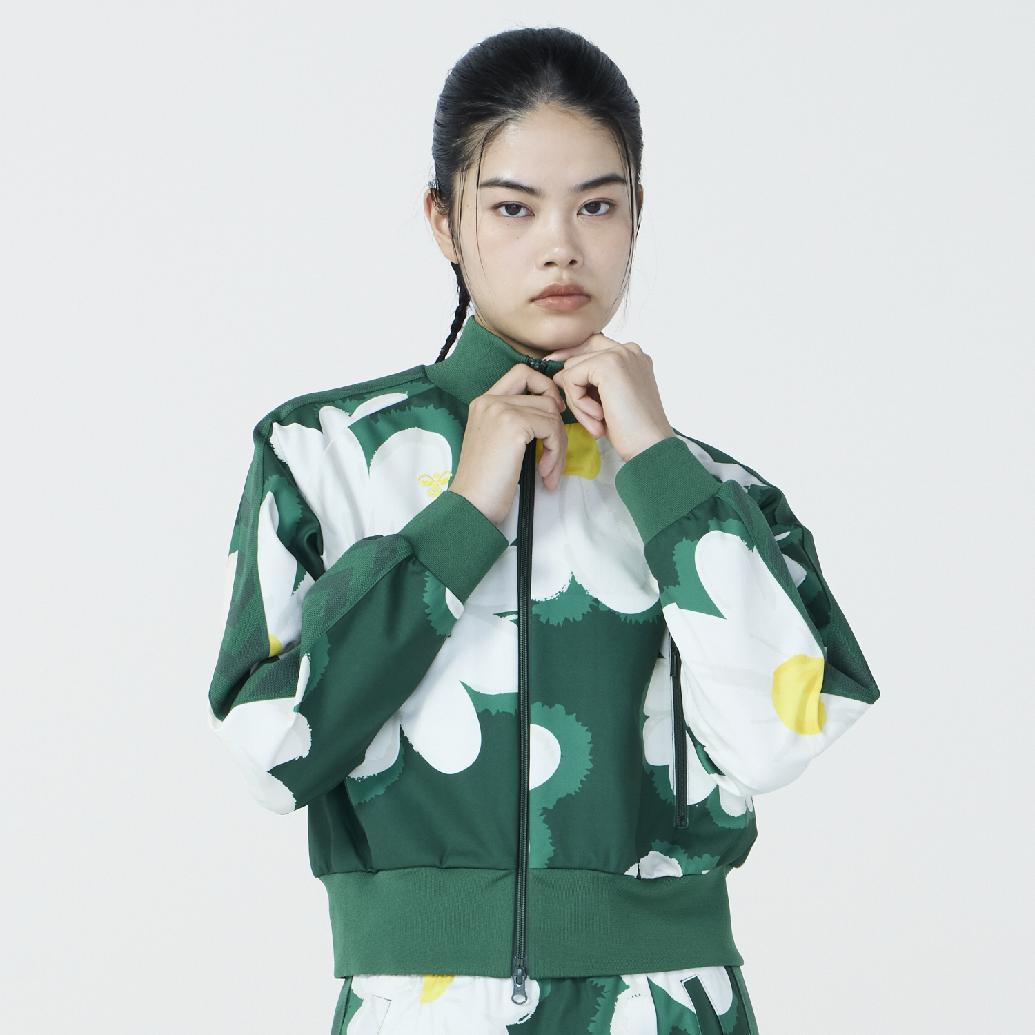 ヒュンメル 花柄 トラックジャケット ジャージ hummel PLAY トラックジャケット(ボンバーカラー)｜hummel