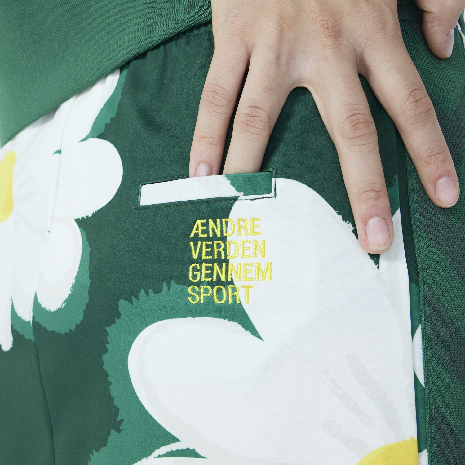 hummel PLAY トラックスカート｜hummel｜ヒュンメル公式オンラインストア