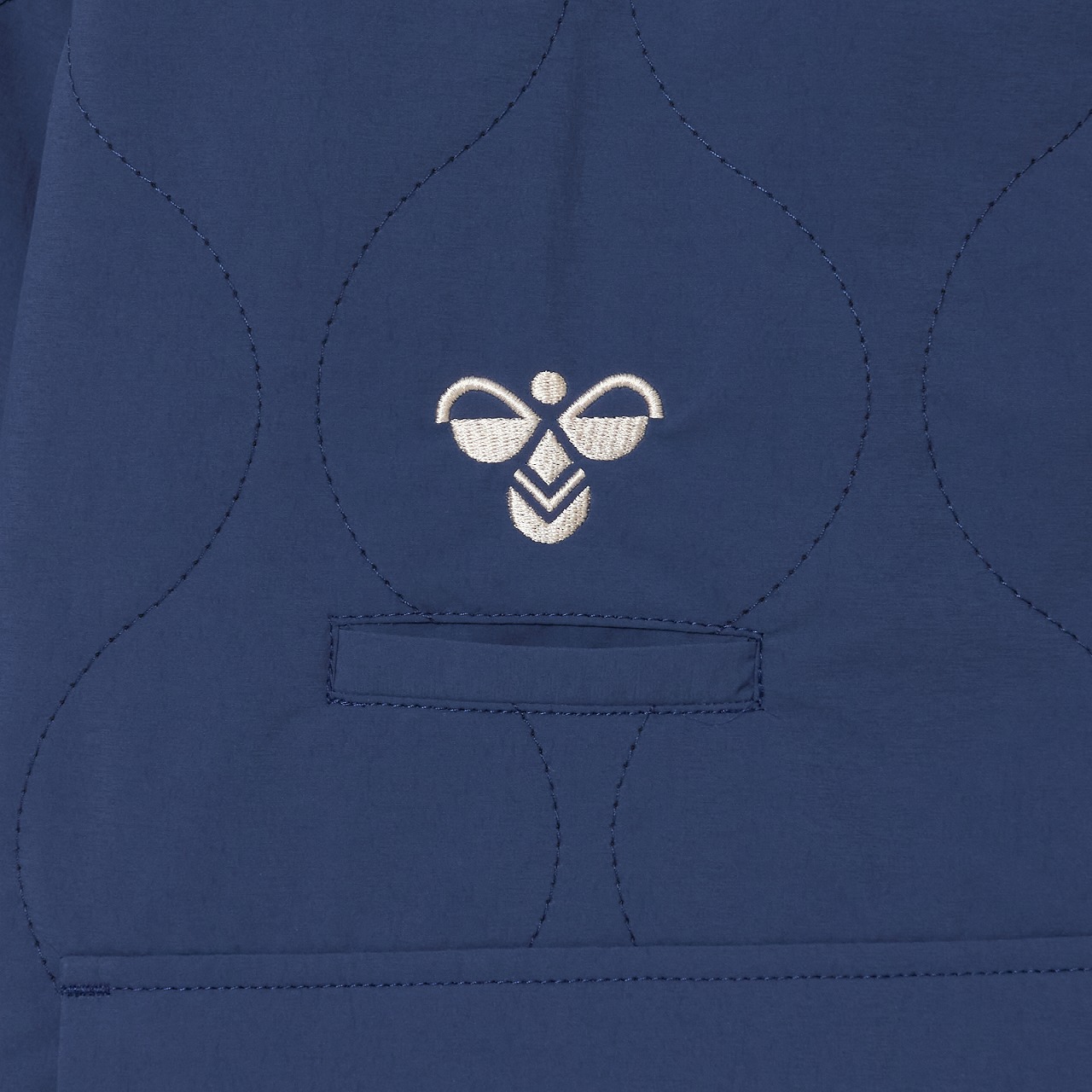 ガンバ大阪×hummel マウンテンジャケット（ブラック/ネイビー