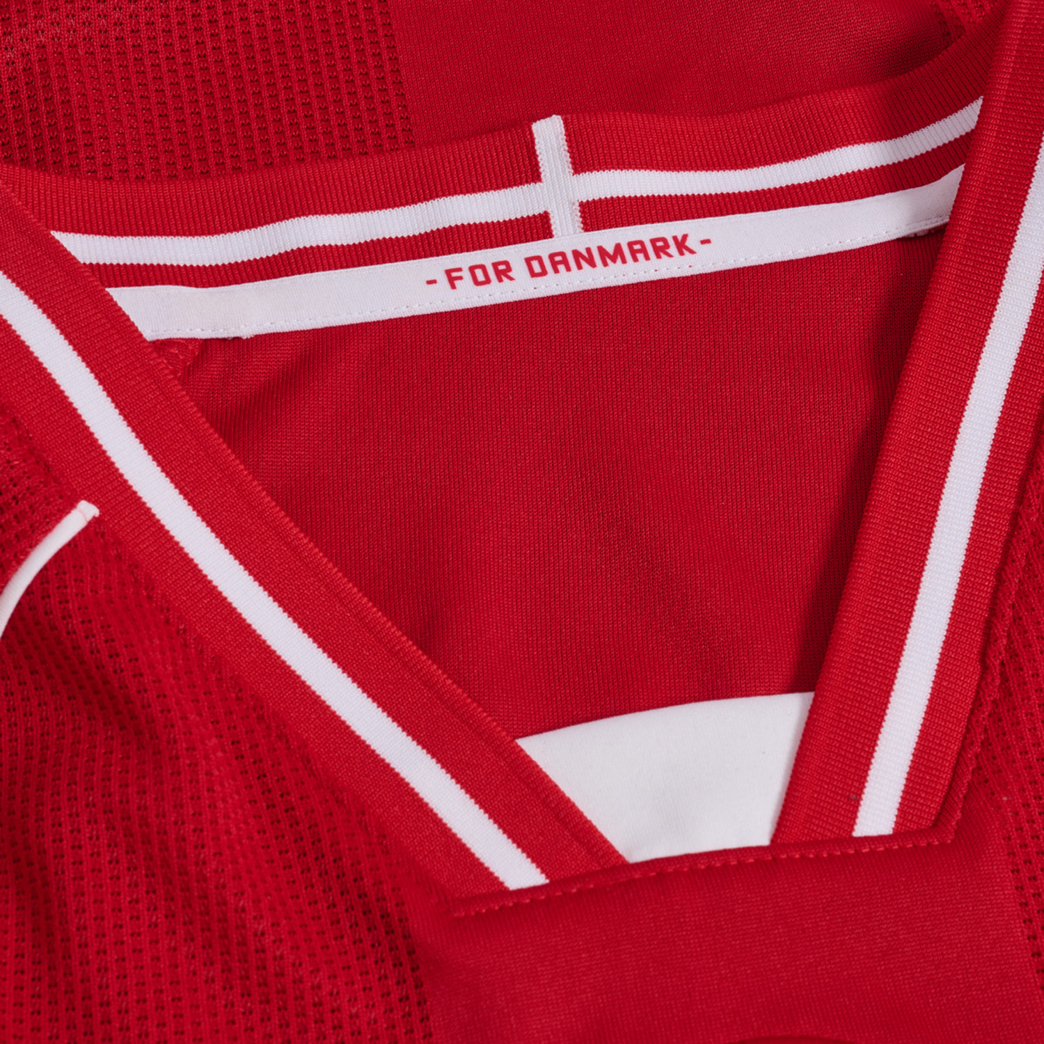 DBU 26 HOME JERSEY S/S｜hummel｜ヒュンメル公式オンラインストア