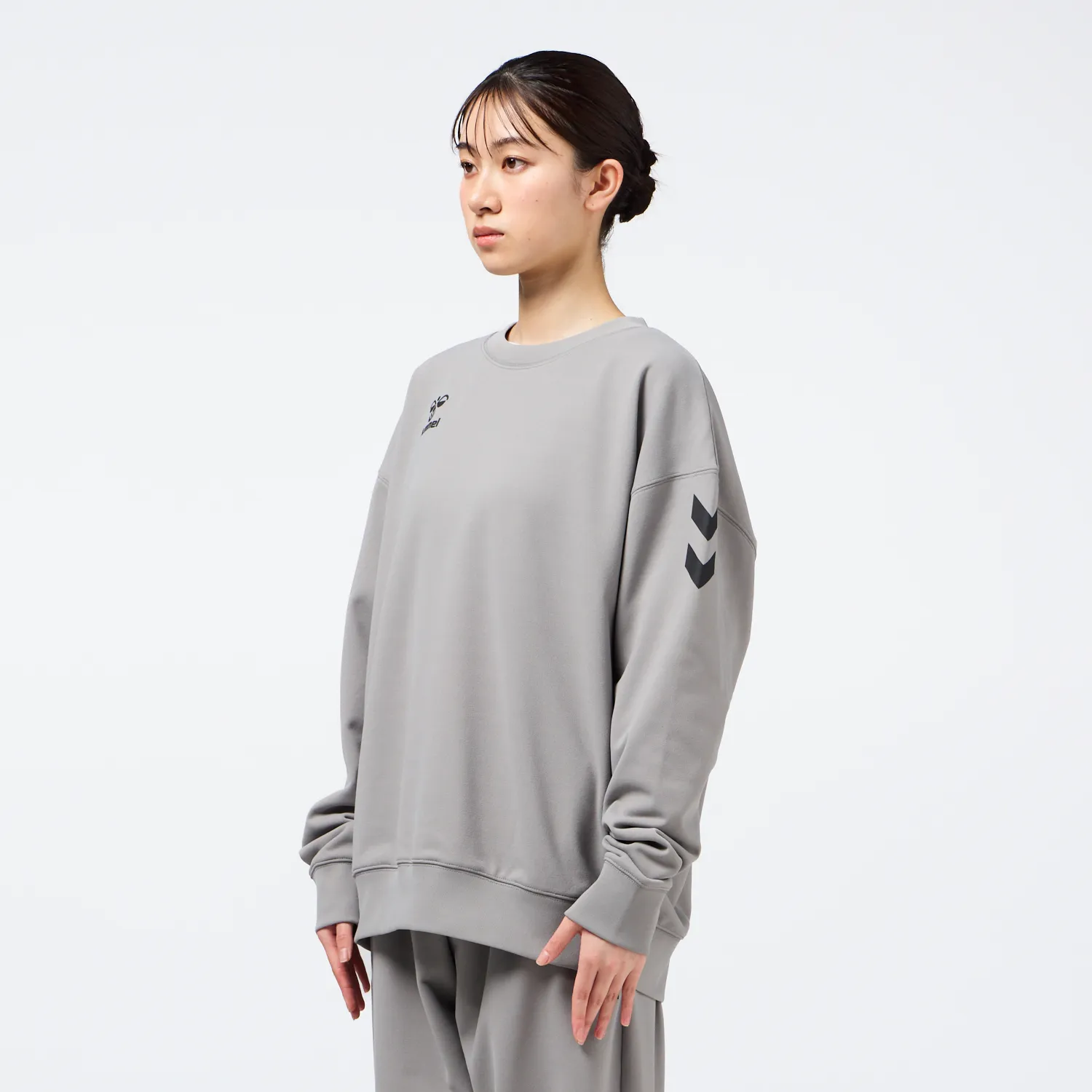 裏毛スウェットクルーネック｜hummel｜ヒュンメル公式オンラインストア