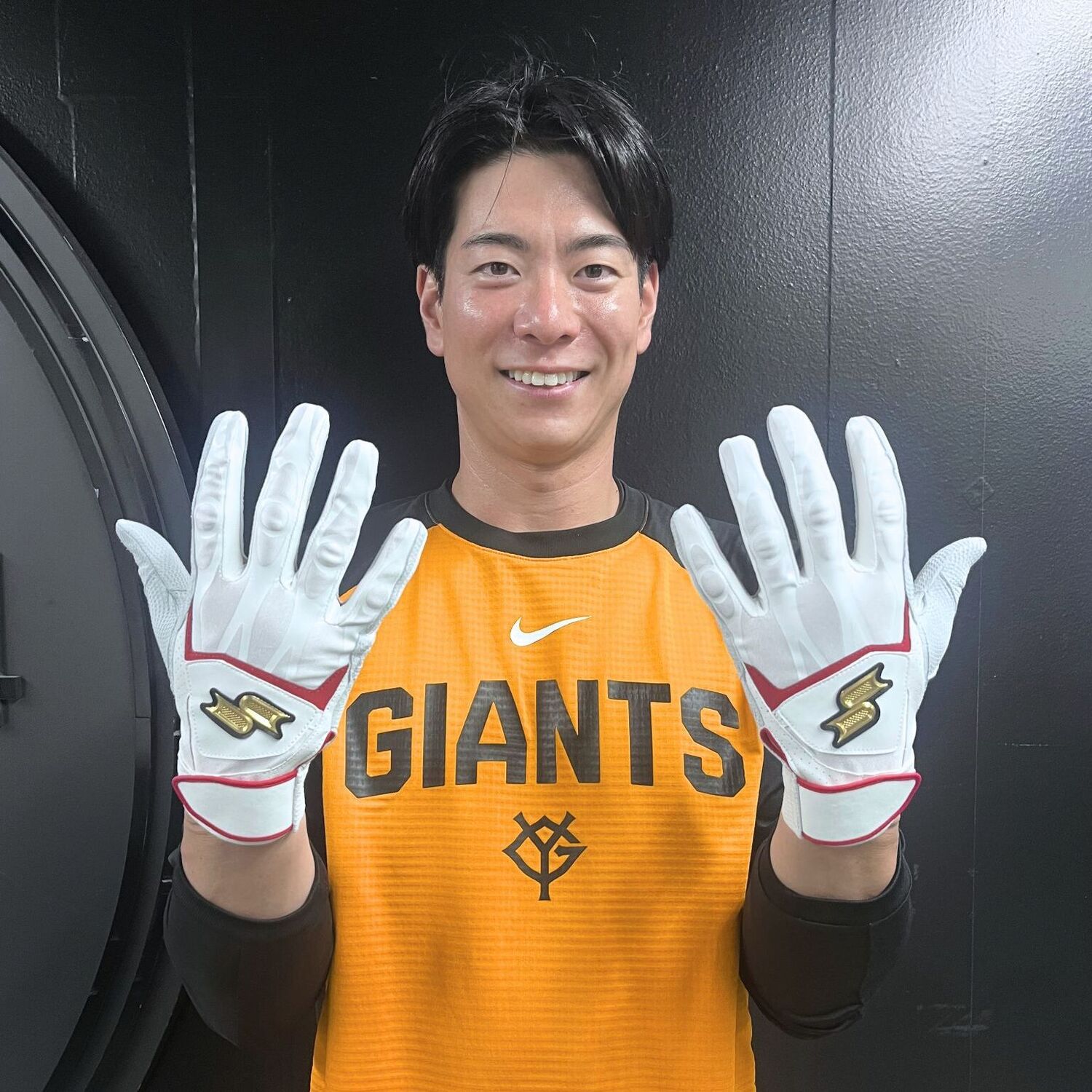 読売ジャイアンツ 松本剛選手同仕様 バッティング手袋（刺繍なし